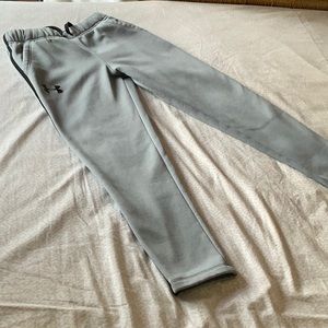Under Armour kids gray Cold Gear fleece pants in size small